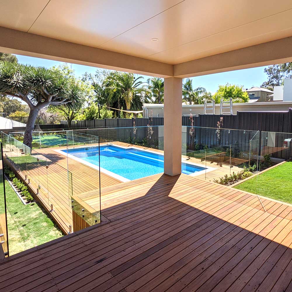 Glass-pool-fence-deck